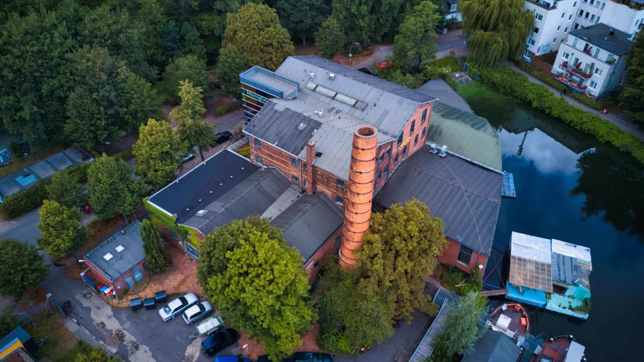 Ein Luftbild der Honigfabrik in Wilhelmsburg